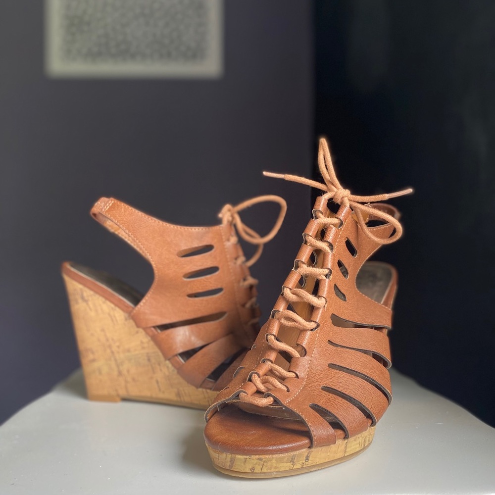 Madden Girl Brown Strappy Wedges size 7.5